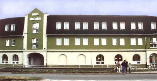 Hotel Bila Ruze Brno Buitenkant foto