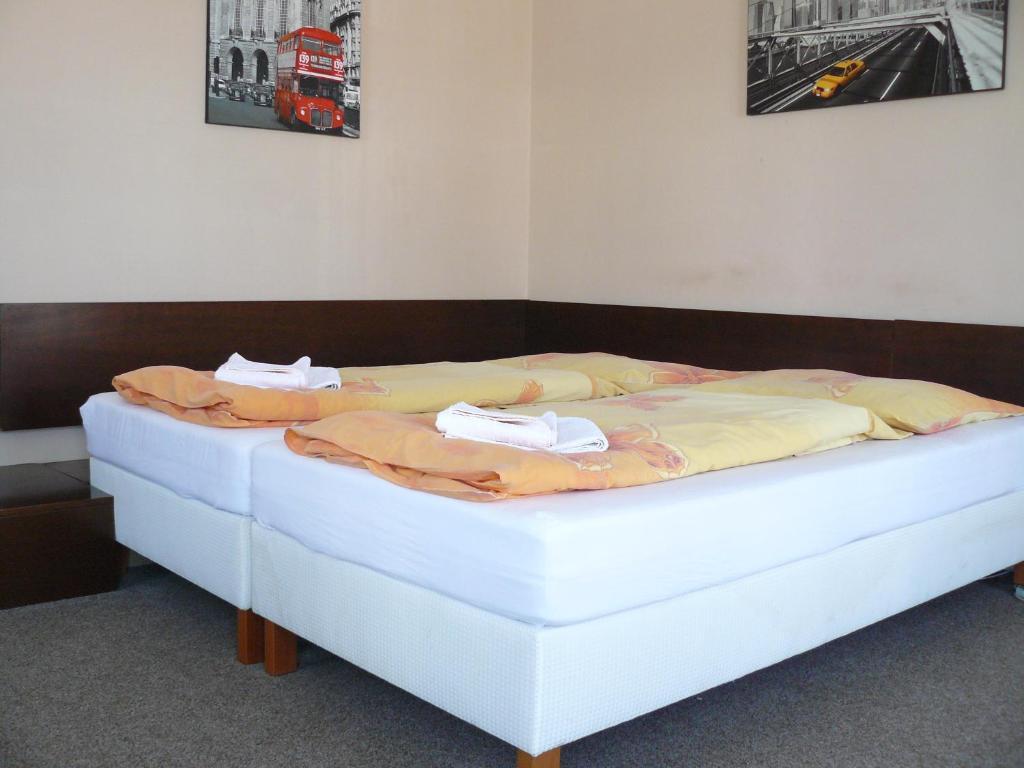 Hotel Bila Ruze Brno Buitenkant foto