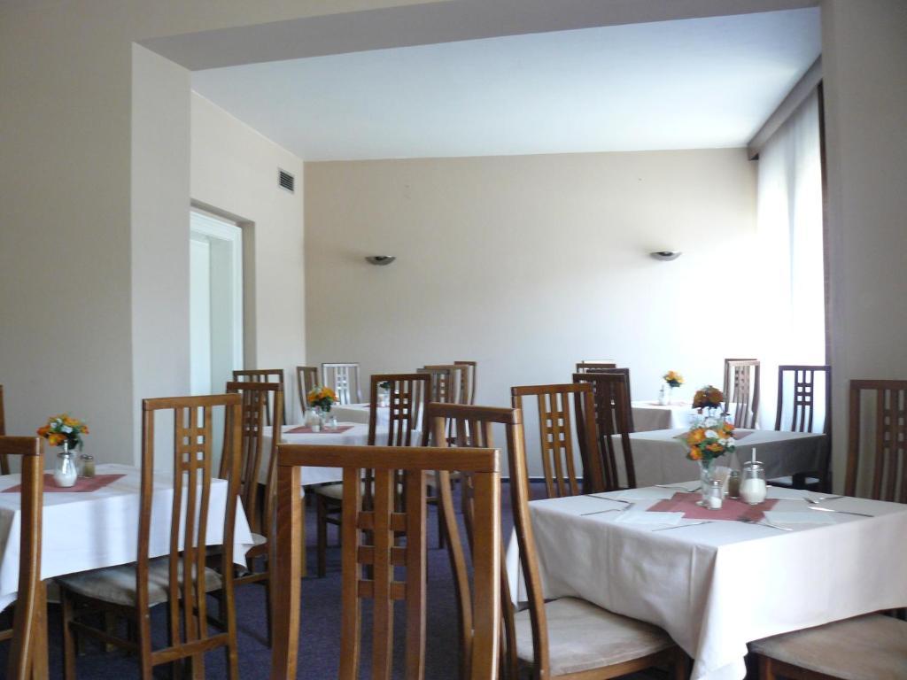 Hotel Bila Ruze Brno Buitenkant foto